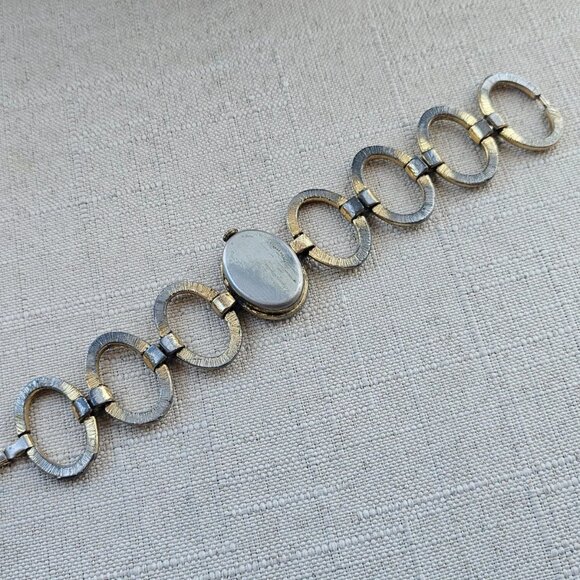 Vintage Majestime Wristwatch Manual Winding 17 Jewels Gold Tone Analog Watch - Picture 10 of 12